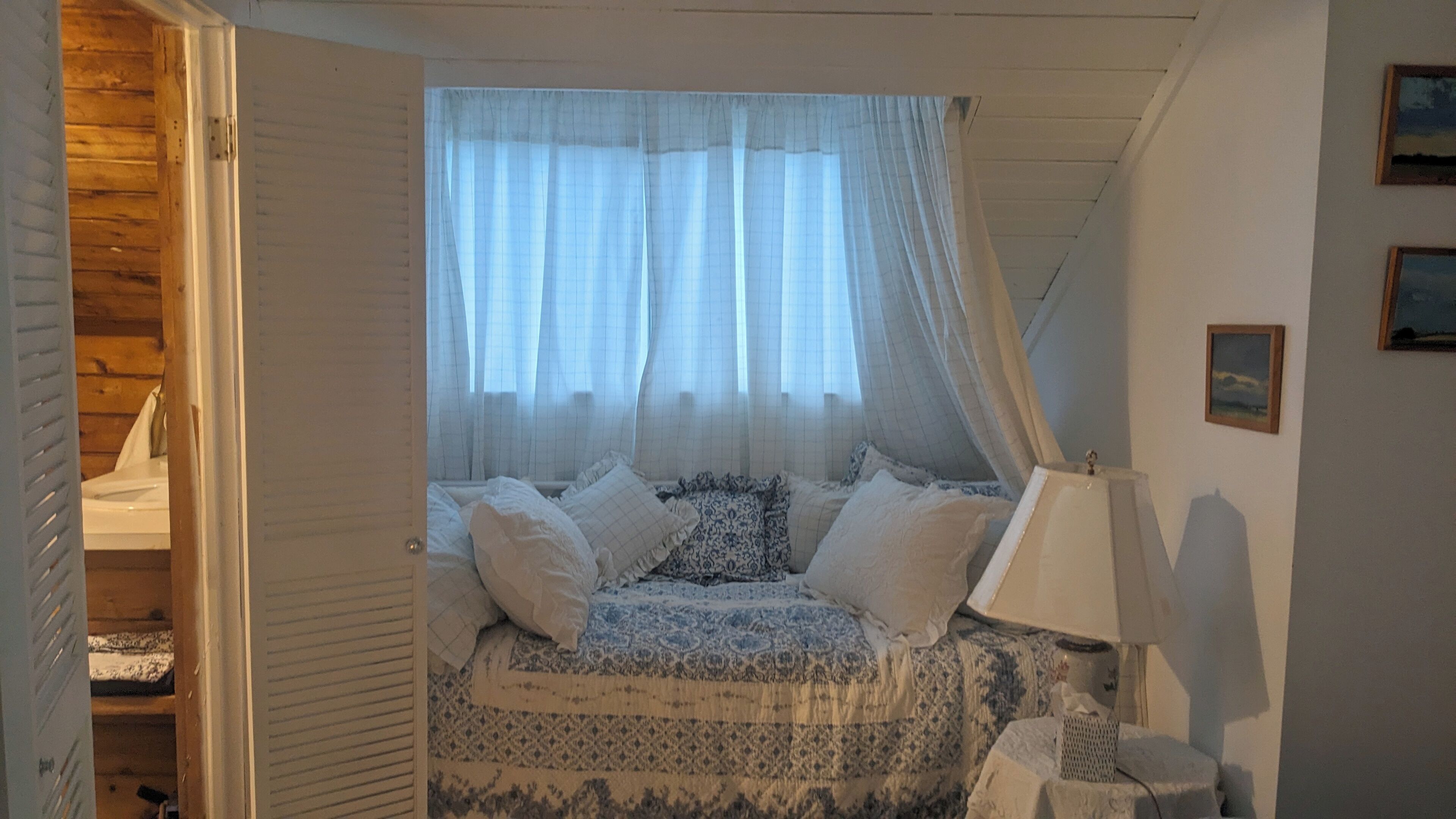 1 bedroom, desk, free WiFi, bed sheets