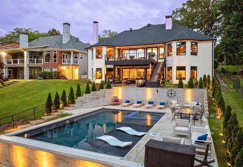 Lakefront Luxury w/Private Heated Pool & Dock