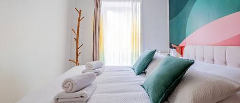 1 bedroom, internet, bed sheets