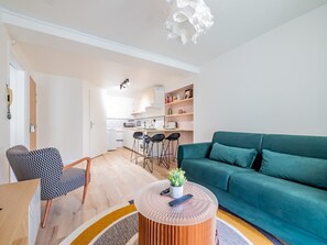 TV, books