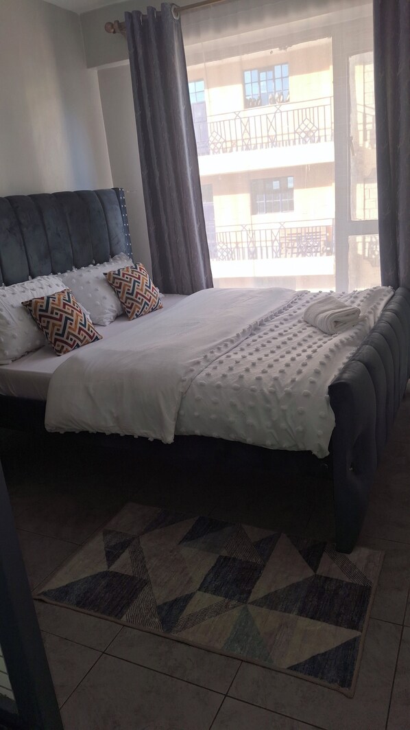 1 bedroom, desk, free WiFi, bed sheets