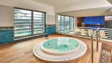 Sauna, Whirlpool, Dampfbad, 1 Behandlungsraum