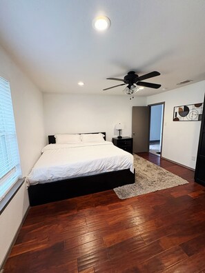 4 bedrooms, iron/ironing board, free WiFi, bed sheets