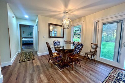 Luxurious 3-bedroom custom built home in the heart of the Thousand Islands