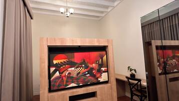Deluxe Double Room | Premium bedding, down comforters, desk, laptop workspace