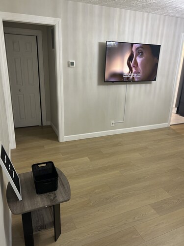 Charming 2-bedroom house with WiFi and AC in enjoyable Dayton