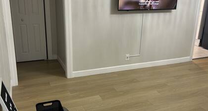 Charming 2-bedroom house with WiFi and AC in enjoyable Dayton