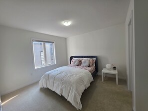 3 bedrooms, in-room safe, desk, iron/ironing board