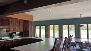 Fridge, microwave, oven, stovetop - Need room?! We got you!
Country Home on a private drive (Dover)