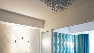 1 bedroom, desk, laptop workspace, free WiFi