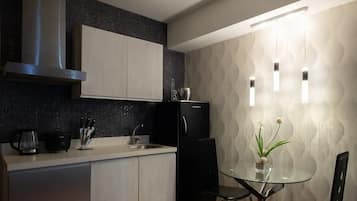 1 bedroom, desk, laptop workspace, free WiFi