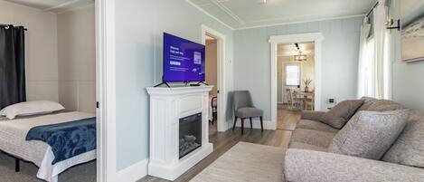 3 slaapkamers, een strijkplank/strijkijzer, gratis wifi, beddengoed