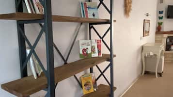 Laptop workspace, soundproofing, free WiFi