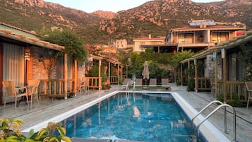 Seasonal outdoor pool