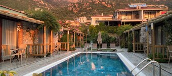 SUNA HOUSE