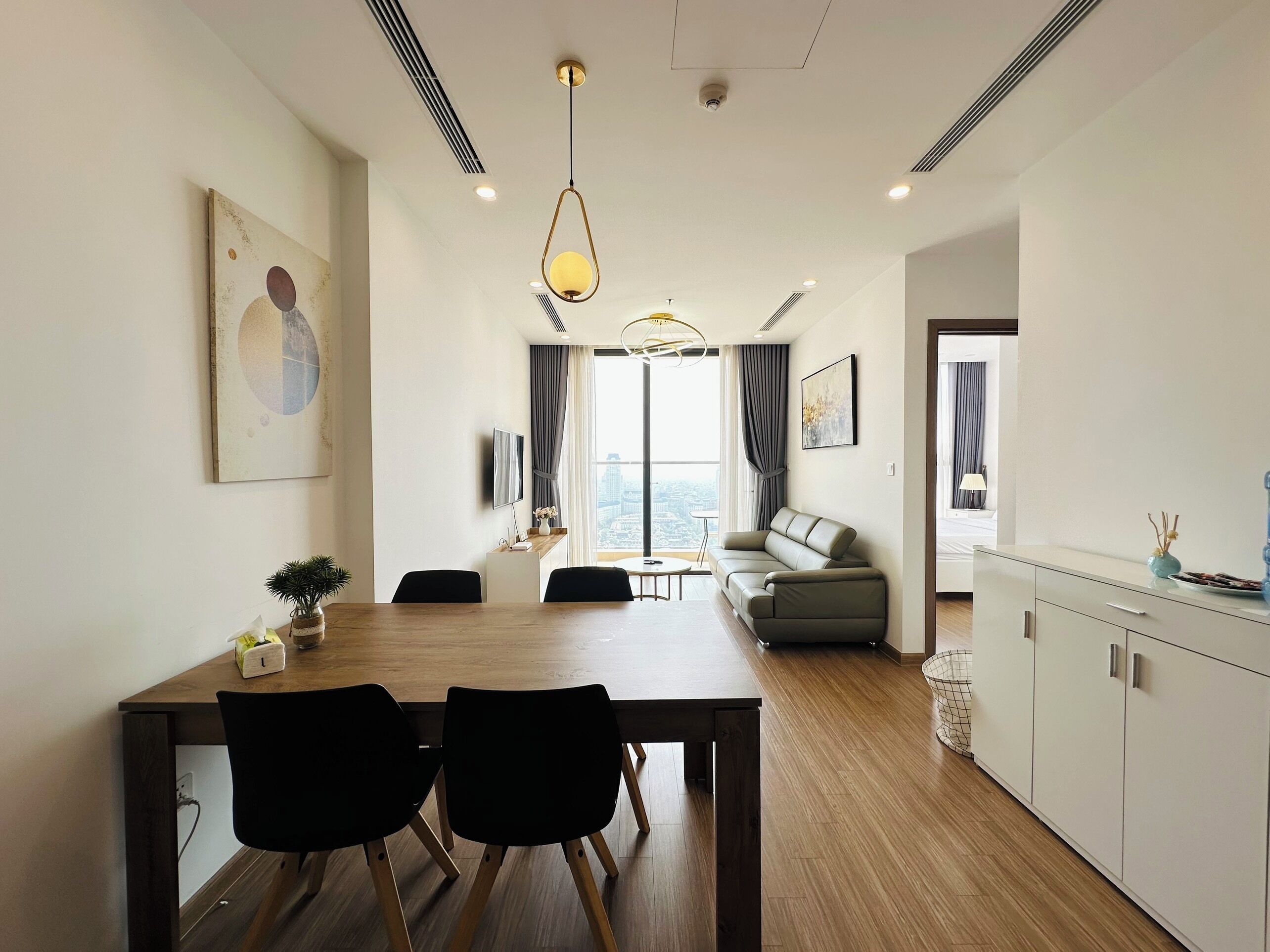 Apartemen Mewah, 1 Tempat Tidur Queen, pemandangan kota | Area keluarga | Televisi LED 55-inci dengan saluran TV kabel