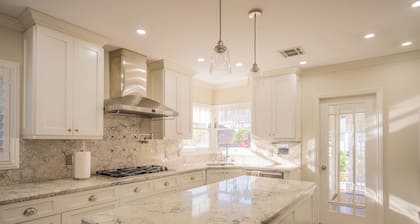 Serene 3-bedroom house in Long Beach