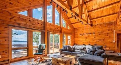 Lakefront Cabin, Hot Tub, Stunning Views