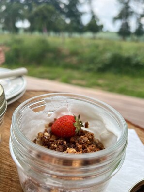 Food and drink - Le Frêne, wooden lodge with private Nordic bath (Valliquerville)