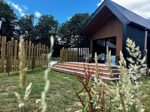 Property grounds - Le Frêne, wooden lodge with private Nordic bath (Valliquerville)