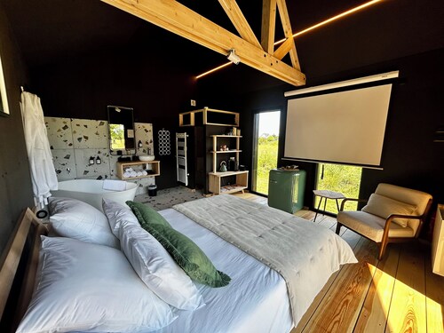 Le Frêne, wooden lodge with private Nordic bath