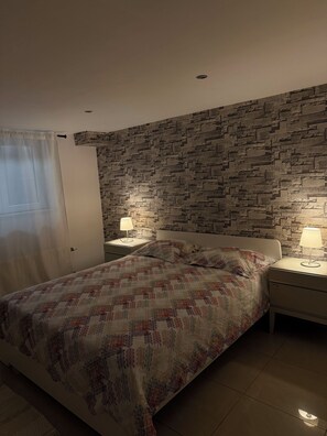 2 makuuhuonetta, silitysrauta/-lauta, Wi-Fi, vuodevaatteet