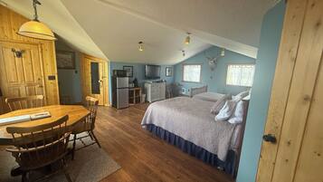 1 bedroom, travel crib, free WiFi, bed sheets