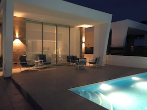 Outdoor pool - Elegant functional villa with saltwater pool (Torrevieja)