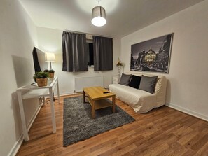 Smart TV - 4BR SLEEPS 10-11 walk to etihad (Manchester)