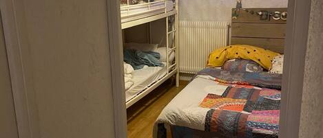 2 bedrooms
