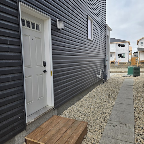 Cozy Family-sized basement suite.