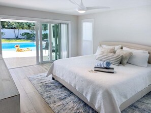 4 bedrooms, desk, iron/ironing board, travel crib