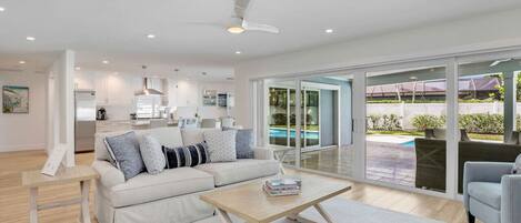 Smart TV, stereo, offices