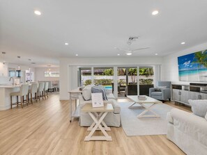 Smart-TV, Stereoanlage, Arbeitsbereiche