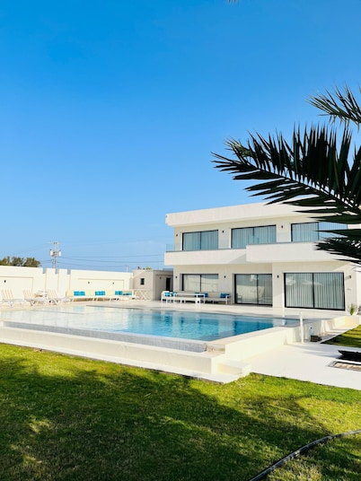Villa Camélia djerba, not overlooked