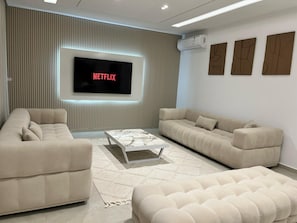 スマートテレビ、卓球台