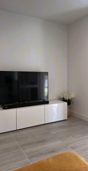 Apartamento, 2 quartos, para fumantes, terraço | Comodidades do quarto