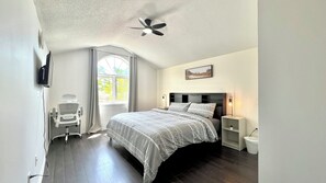 4 soverom, skrivebord, strykejern/-brett og wi-fi