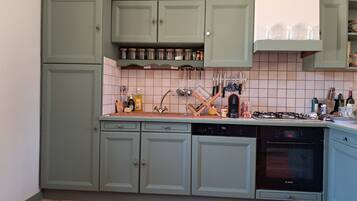 Micro-ondas, fogão, cooktop, lava-louças