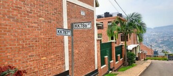 Cozy studio centrally located in Kigali with WiFi, hot shower...