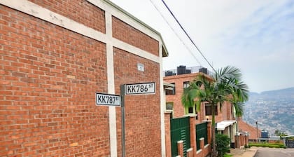 Cozy studio centrally located in Kigali with WiFi, hot shower...