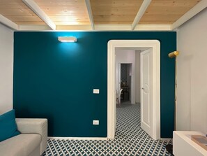 Smart TV - Gallipoli - independent apartment located in the historic center (Gallipoli)