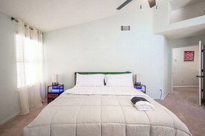 4 habitaciones, escritorio, tabla de planchar con plancha y wifi 