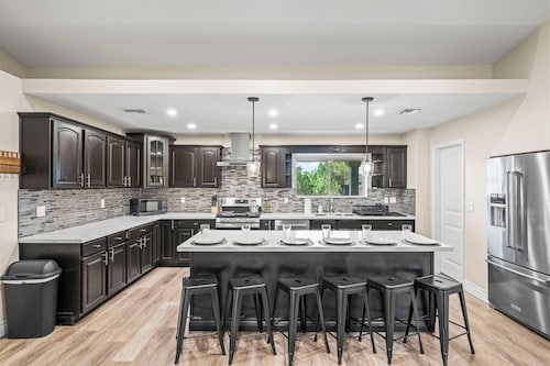 Luxury Mesa Oasis with Free Heated Pool