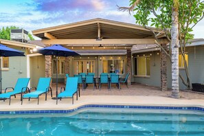 Outdoor pool - Luxury Mesa Oasis with Pool (Mesa)