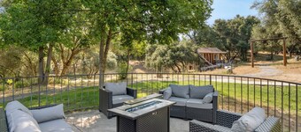 Meadowlark - Brand New Hot Tub, BBQ & Fire Pit