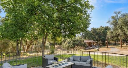 Meadowlark - Brand New Hot Tub, BBQ & Fire Pit