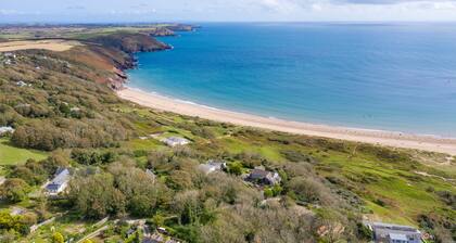 The Retreat - Short Walk From Beach Parking