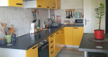 Charming 1-bedroom apartment near Jarun with WiFi, AC in wonderful Zagreb