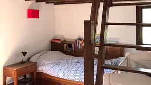 4 soverom, strykejern/-brett, wi-fi og sengetøy